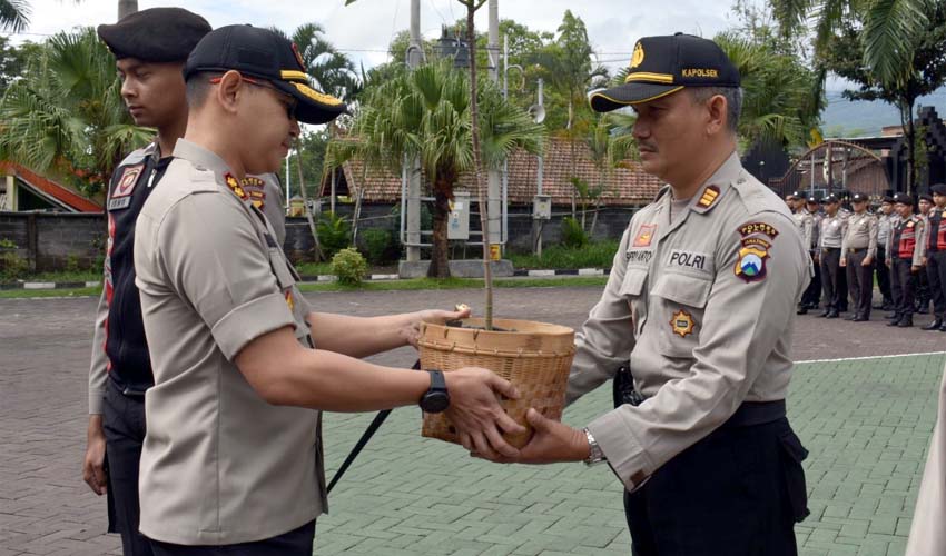 Kapolres Kota Batu Canangkan Penanaman Pohon Pada Semua Polsek Jajaran