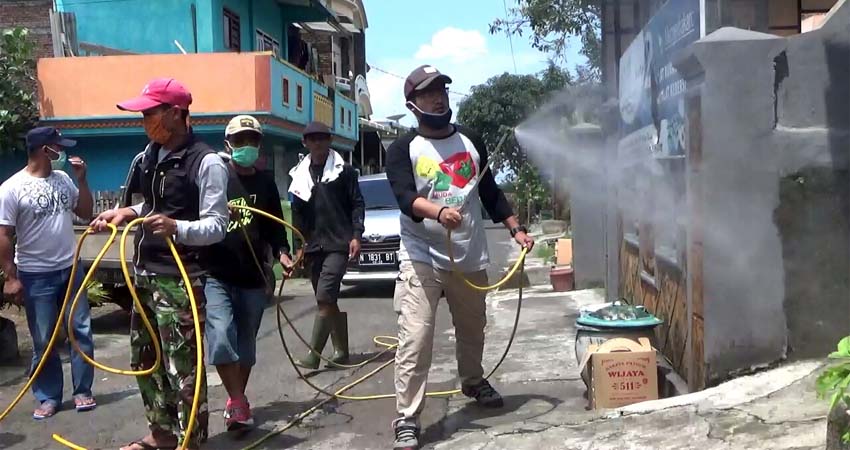 PKB Kota Batu Bentuk RB-GESID 19 Tangkal Covid-19, Semprotkan Desinfektan Gratis