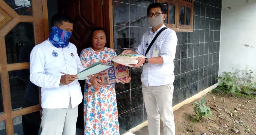 Hari Jadi Perumdam Among Tirto Kota Batu, Bhakti Sosial Bagikan Sembako