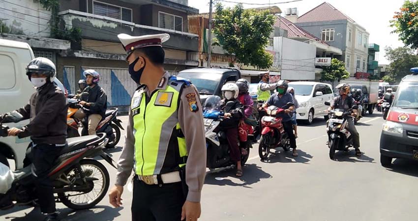 Polres Batu Operasi Simpatik, Imbau Pemotor Pakai Masker