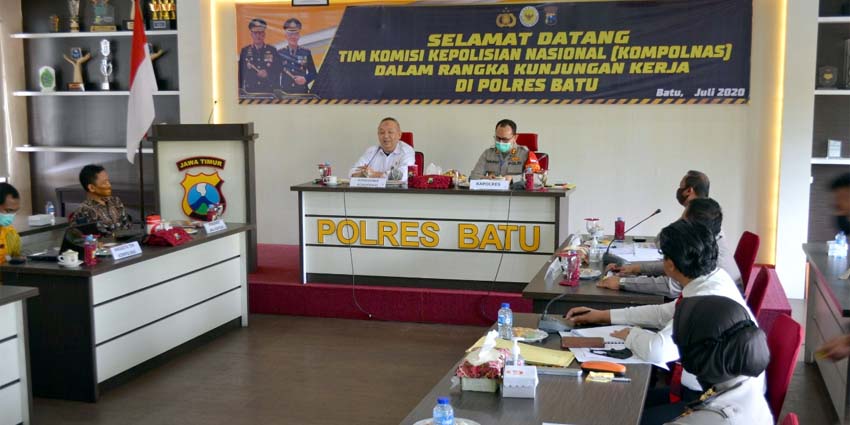 Kompolnas Kunjungi Omah Ayom, Berikan Penghargaan pada Tiga Polisi Berprestasi