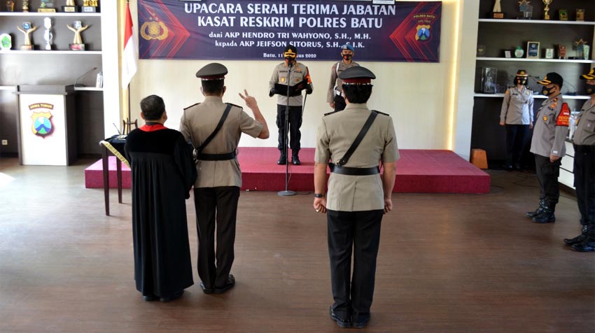 Proses Sertijab Kasatreskrim Polres Batu di Ruang Rupatama Mapolres dipimpin Kapolres Batu AKBP Harviadhi Agung Prathama, Selasa (11/8/2020).