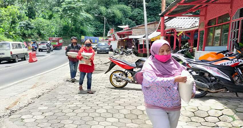 Pemilik Warung di Kawasan Payung 1 Batu Siap Direlokasi