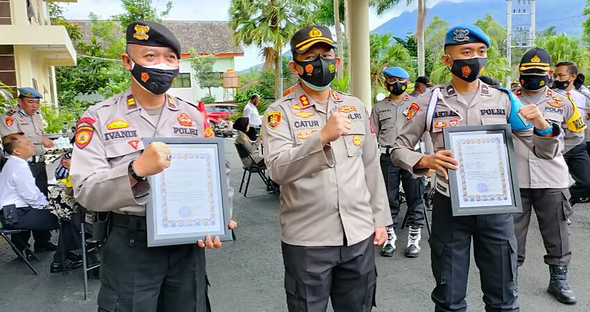 Polresta Batu Berikan Reward Anggota Berprestasi