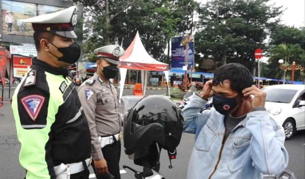 Polres Batu bersama Forkopimda Gelar Operasi Pamor Keris di Alun-alun hingga Terminal