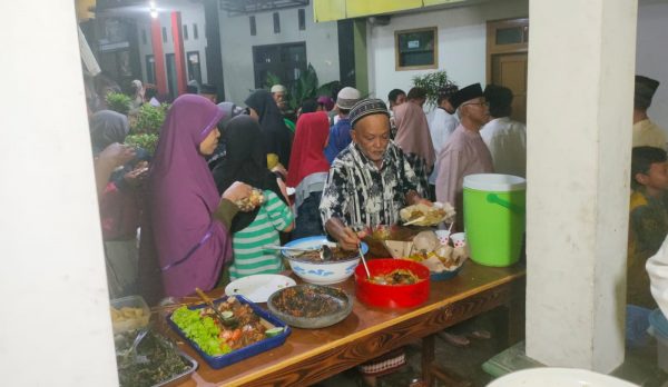 Peringati Nuzulul Quran, Warga Kampung Meduran Gelar Buka Puasa Bersama