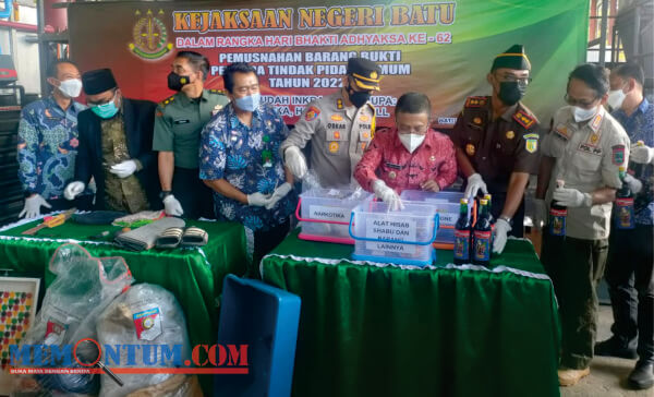 Peringati Hari Ke-62 Bhakti Adhyaksa, Kejari Kota Batu Musnahkan Barang Bukti Narkotika