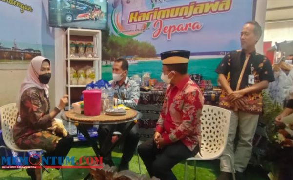 Dongkrak Kunjungan Wisata, Wali Kota Batu Buka Expo Pariwisata dan Ekonomi Kreatif Nusantara 2022