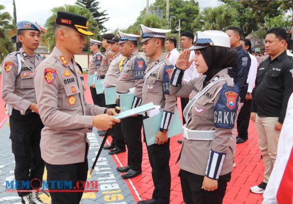 Kapolres Batu Beri Penghargaan Kepada 18 Personel