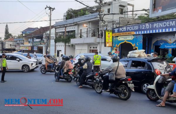 Sore Ini Peningkatan Arus Kendaraan Tinggalkan Kota Batu Mulai Padati Jalur Pendem