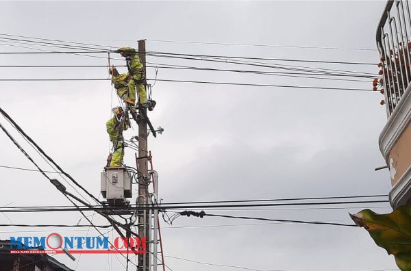 Travo PLN Jalan Arjuno Kota Batu Meledak Dihantam Kanopi Rangka Galvalum Akibat Puting Beliung