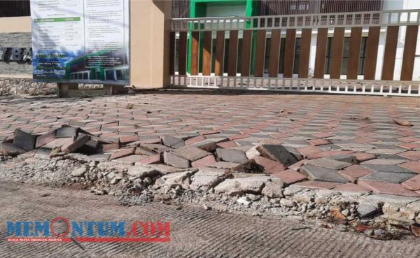 Belum Difungsikan, Proyek Pemasangan Paving di Bagian Depan SMPN 7 Kota Batu Sudah Rusak