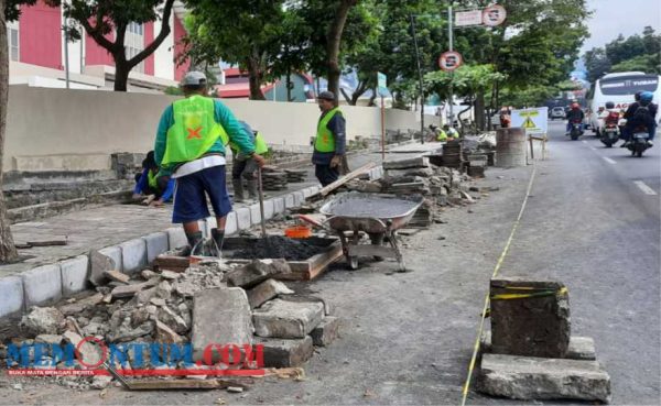 Garap Pedestarian Depan Pasar Induk Among Tani, DPUPRBM Kota Batu Gunakan Dana Swakelola